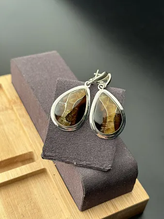 Серебряные серьги с симбирцитом