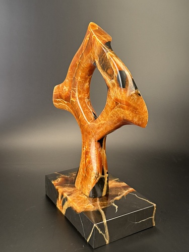 Резная фигурка  из камня СИМБИРЦИТ. 30 см