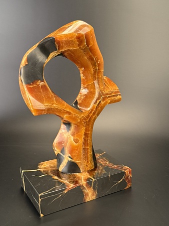 Резная фигурка  из камня СИМБИРЦИТ. 30 см