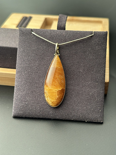 Симбирцитовый кулон в мельхиоре