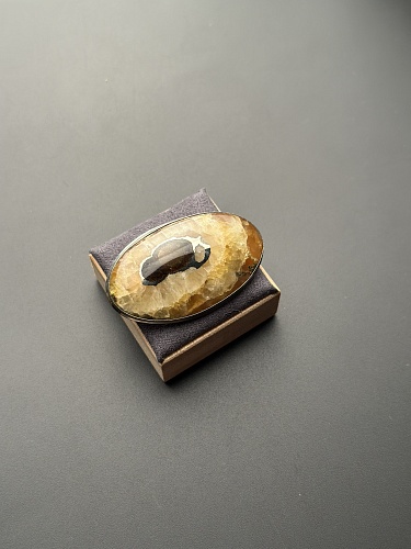 Симбирцитовая брошь