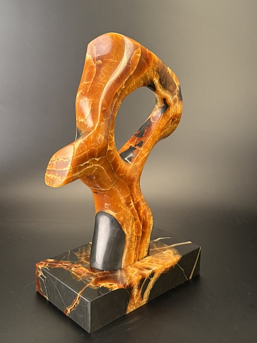 Резная фигурка  из камня СИМБИРЦИТ. 30 см