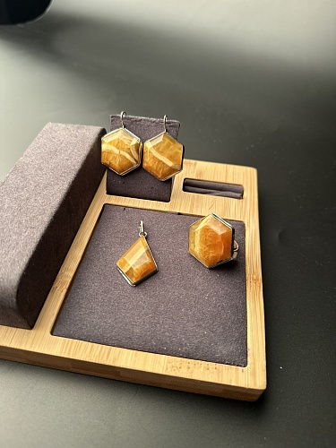 Кулон из мельхиора.