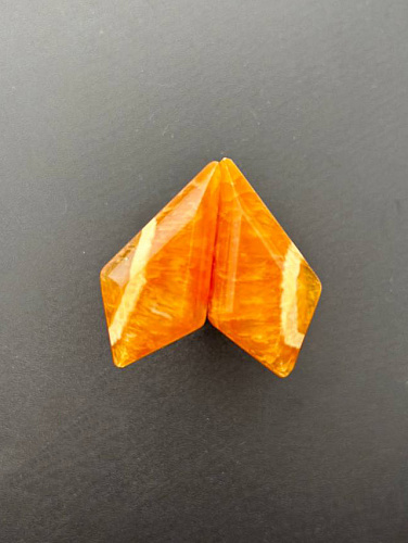 Симбирцитовый кабошон пара 33х17 мм