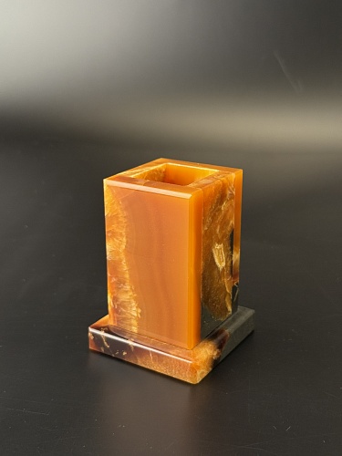 Симбирцитовый стакан для ручек