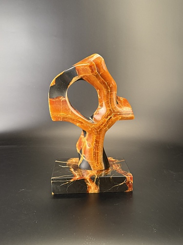 Резная фигурка  из камня СИМБИРЦИТ. 30 см