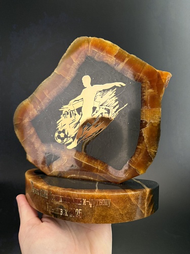 Спил симбирцита с металлическим нанесением