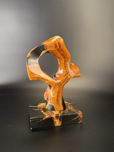 Резная фигурка  из камня СИМБИРЦИТ. 30 см