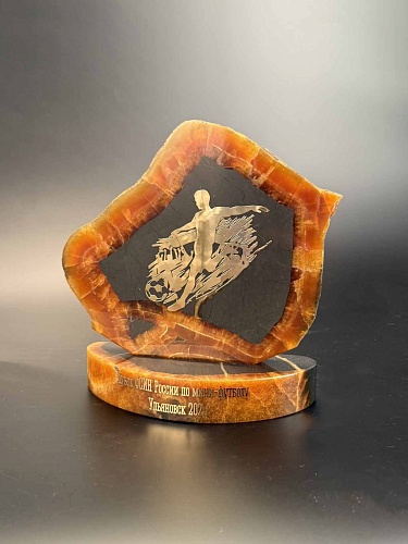 Спил симбирцита с металлическим нанесением