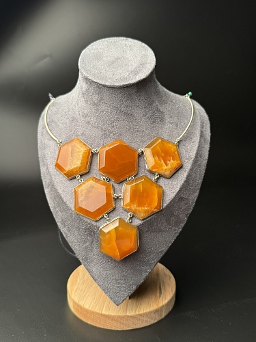 Симбирцитое колье в мельхиоре 