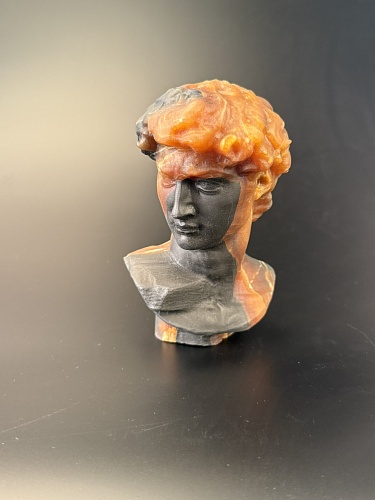Резная фигурка Давида