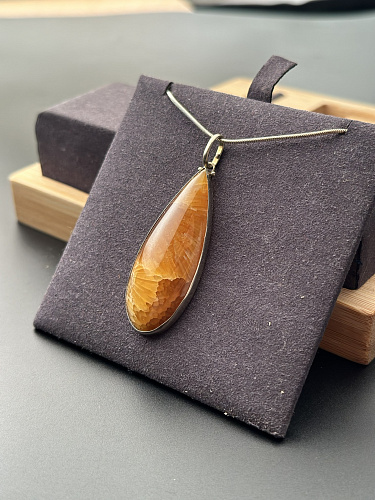 Симбирцитовый кулон в мельхиоре