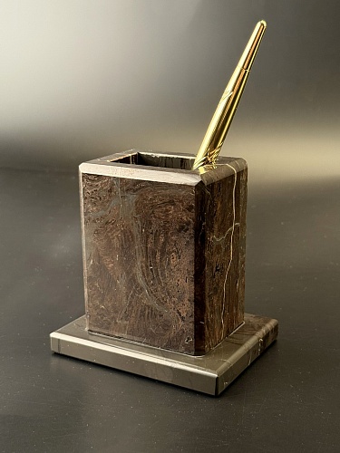 Настольный стакан для ручек из окаменелого дерева