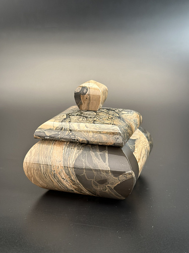 Сенгилитовая шкатулка