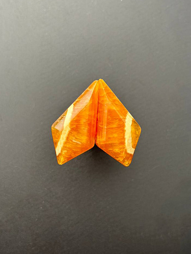 Симбирцитовый кабошон пара 33х17 мм