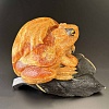 Лягушка и листочек резьба из симбирцита
