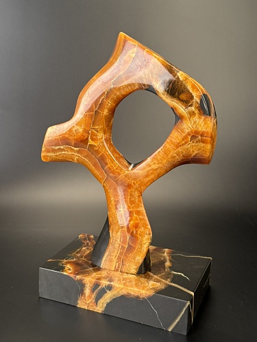 Резная фигурка  из камня СИМБИРЦИТ. 30 см