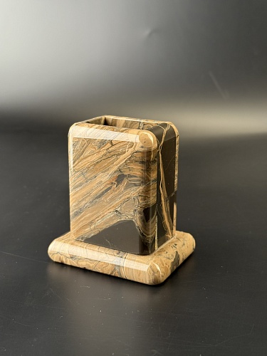 Сенгилитовый стакан для ручек