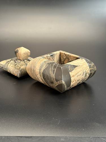 Сенгилитовая шкатулка