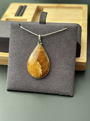 Симбирцитовый кулон в мельхиоре