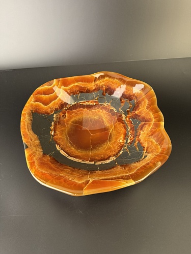 Блюдо каменное.