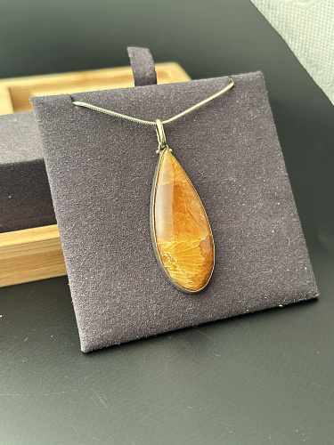 Симбирцитовый кулон в мельхиоре