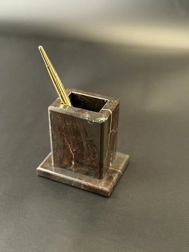 Настольный стакан для ручек из окаменелого дерева